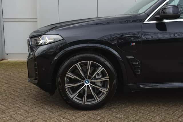 BMW X5 (2024) thumbnail 4