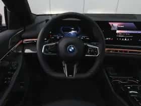 BMW i5 (2026) thumbnail 3