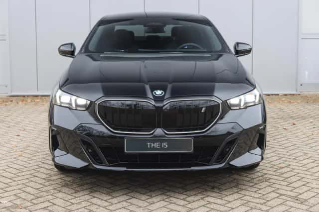 BMW i5 (2026) thumbnail 5