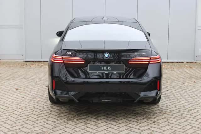 BMW i5 (2026) thumbnail 6