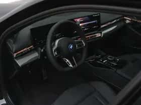 BMW i5 (2026) thumbnail 9