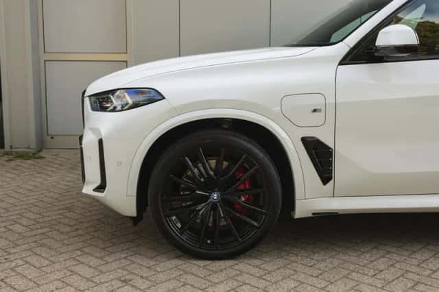 BMW X5 (2025) thumbnail 5