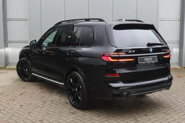 BMW X7 (2026) thumbnail 2