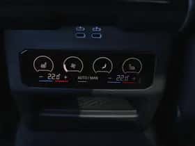 BMW i5 (2025) thumbnail 12