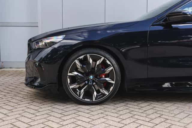 BMW i5 (2025) thumbnail 4