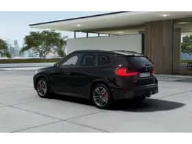 BMW iX1 (2025) thumbnail 2