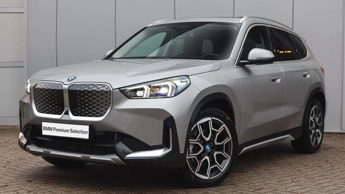 BMW iX1 (2025) — foto 1