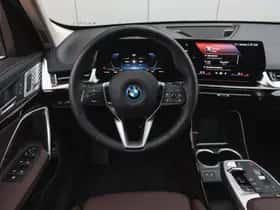 BMW iX1 (2025) thumbnail 3