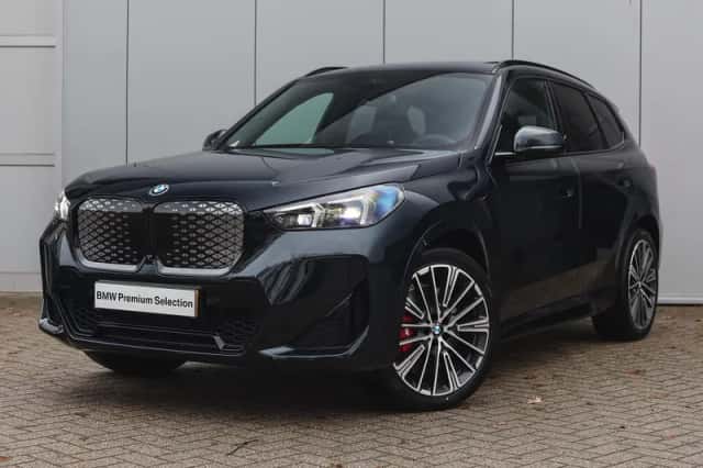 BMW iX1 (2025) thumbnail 1