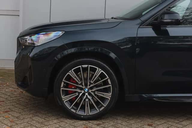 BMW iX1 (2025) thumbnail 5