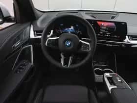 BMW iX2 (2025) thumbnail 3