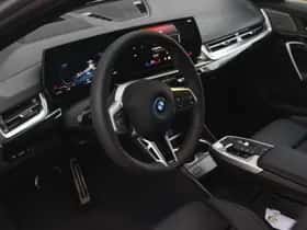 BMW iX2 (2025) thumbnail 9