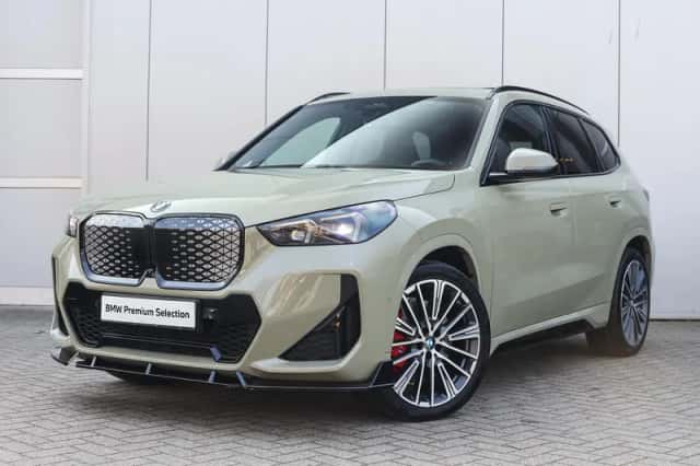 BMW iX1 (2026) thumbnail 1