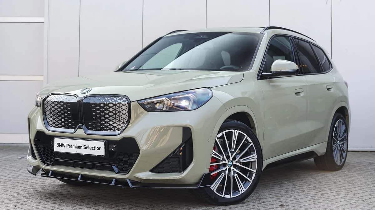 BMW iX1 (2026) — foto 1