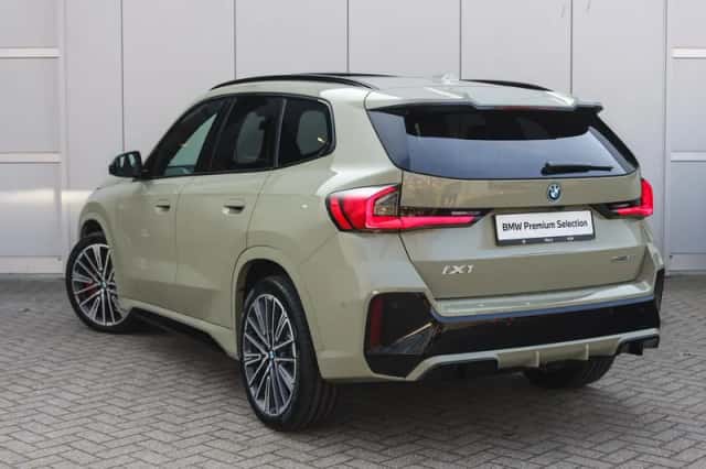 BMW iX1 (2026) thumbnail 2