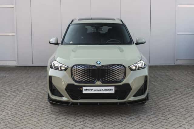 BMW iX1 (2026) thumbnail 6
