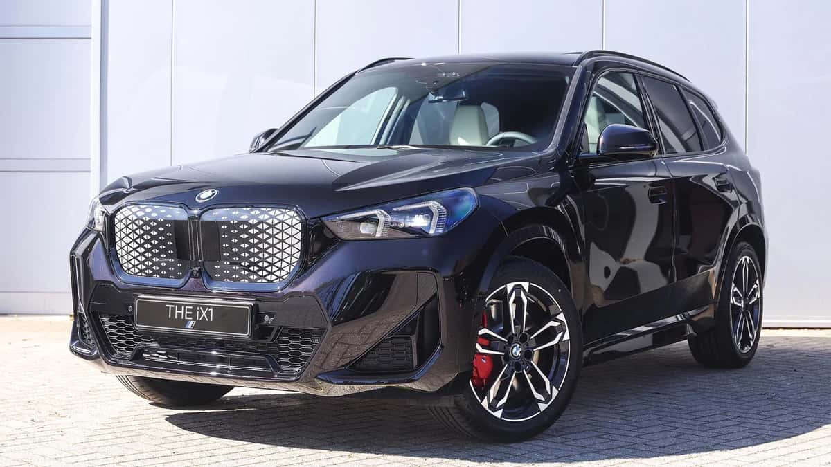 BMW iX1 (2026) — foto 1