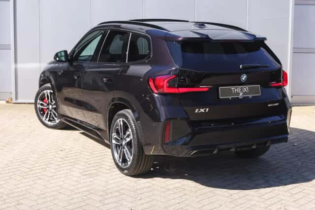 BMW iX1 (2026) thumbnail 2