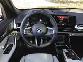 BMW iX1 (2026) thumbnail 3