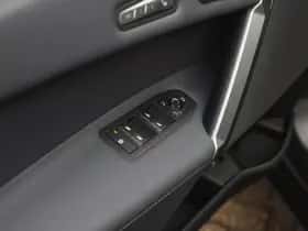 BMW iX (2025) thumbnail 14