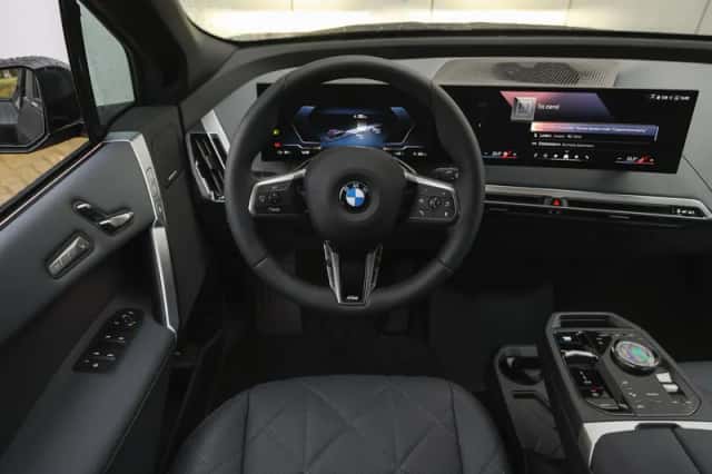 BMW iX (2025) thumbnail 3