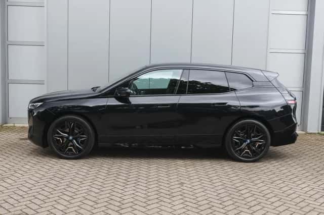 BMW iX (2025) thumbnail 6