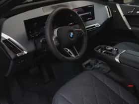 BMW iX (2025) thumbnail 9