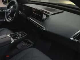 BMW iX (2025) thumbnail 10