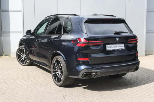 BMW X5 (2024) thumbnail 2