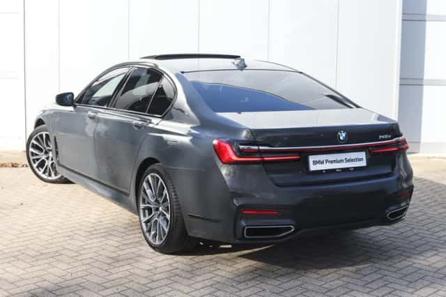 BMW 7-Serie (2021) thumbnail 2