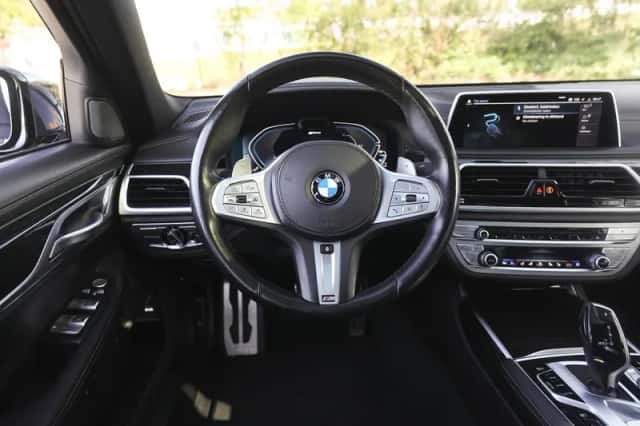 BMW 7-Serie (2021) thumbnail 3