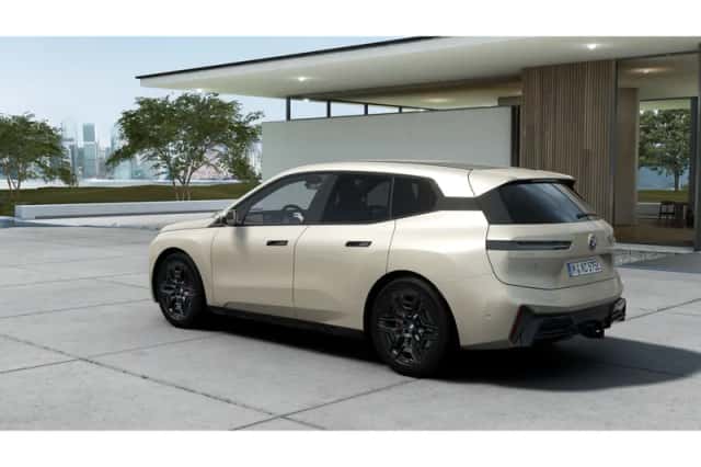 BMW iX (2026) thumbnail 2