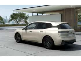 BMW iX (2026) thumbnail 2