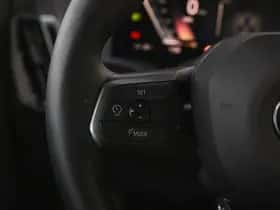 BMW iX (2025) thumbnail 15