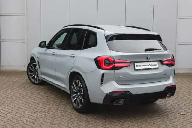 BMW X3 (2022) thumbnail 2