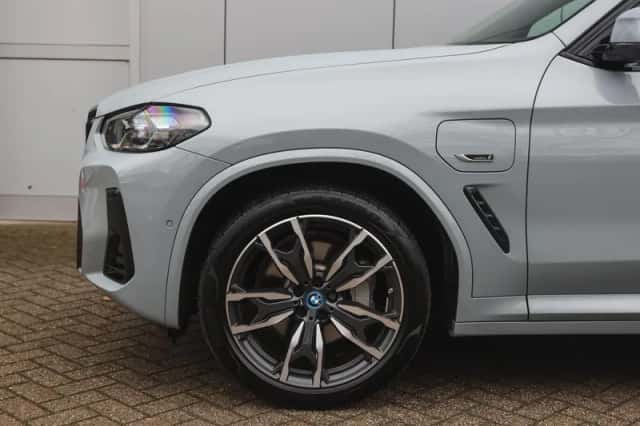 BMW X3 (2022) thumbnail 4