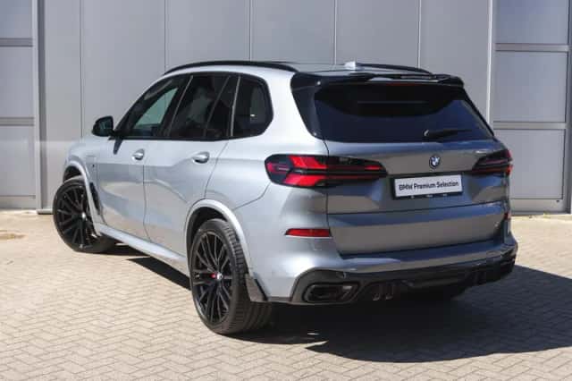 BMW X5 (2024) thumbnail 2