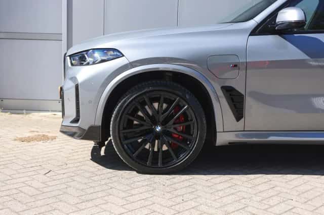BMW X5 (2024) thumbnail 5