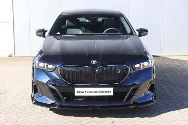 BMW i5 (2026) thumbnail 5