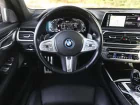 BMW 7-Serie (2021) thumbnail 3
