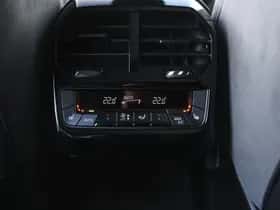 BMW iX (2025) thumbnail 12
