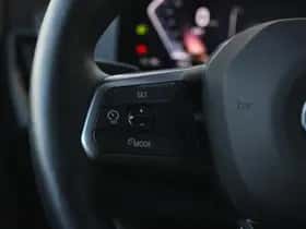 BMW iX (2025) thumbnail 14