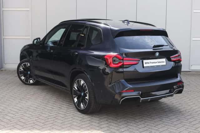 BMW iX3 (2024) thumbnail 2