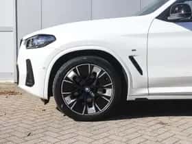 BMW iX3 (2022) thumbnail 5