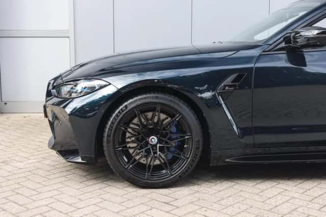 BMW M4 (2023) thumbnail 4