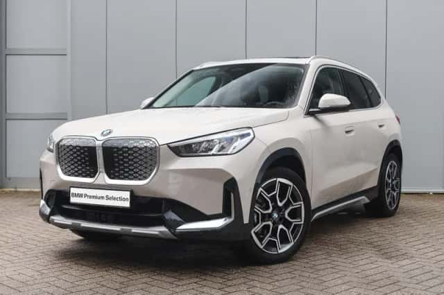 BMW iX1 (2026) thumbnail 1