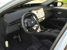 BMW iX3 (2026) thumbnail 9