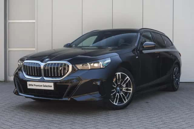 BMW i5 (2026) thumbnail 1