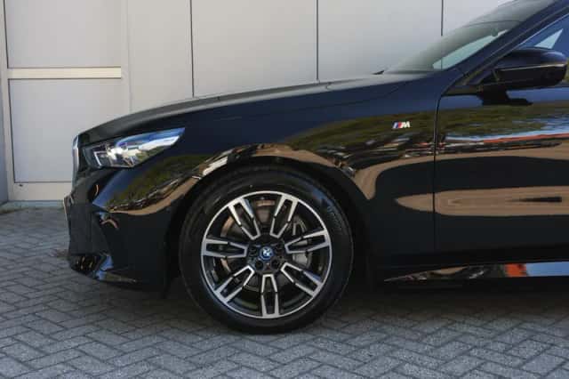 BMW i5 (2026) thumbnail 4