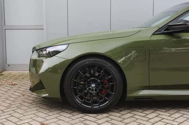 BMW M5 (2025) thumbnail 4